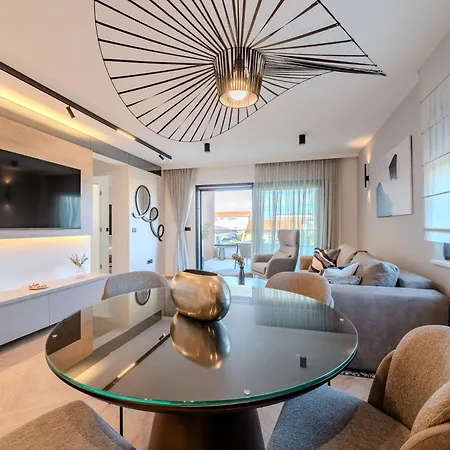 La Deluxe- Silver & Black Apartamento