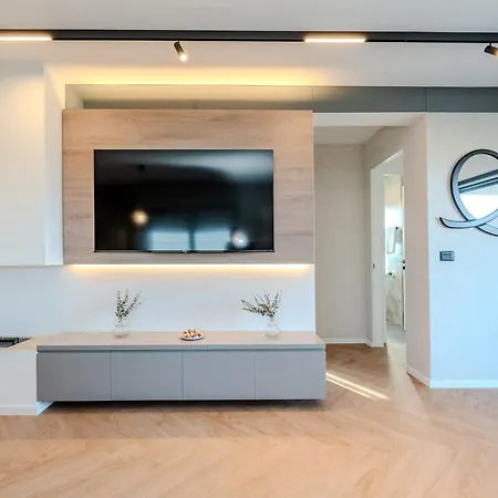 Apartamento La Deluxe- Silver & Black Vir