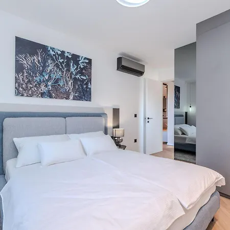 La Deluxe- Silver & Black Apartamento Vir
