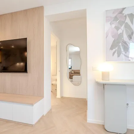 La Deluxe- Silver & Black Apartamento