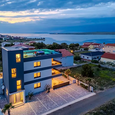 Apartamento La Deluxe- Silver & Black *