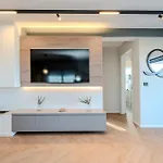 Lejlighed La Deluxe- Silver & Black Vir