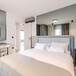 La Deluxe- Silver & Black * Vir