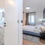 Lejlighed La Deluxe- Silver & Black *