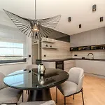 Lejlighed La Deluxe- Silver & Black