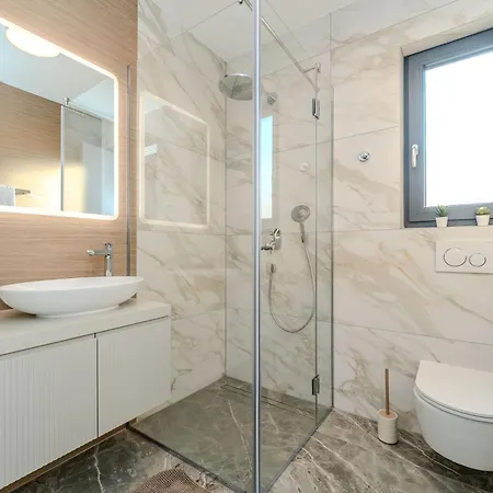 La Deluxe- Silver & Black *