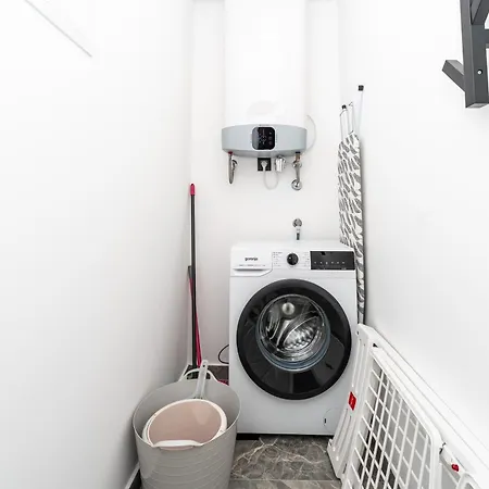 La Deluxe- Silver & Black