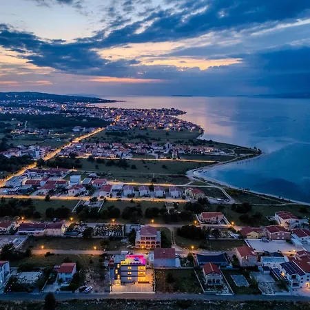 Lägenhet La Deluxe- Silver & Black Vir