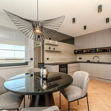Apartman La Deluxe- Silver & Black