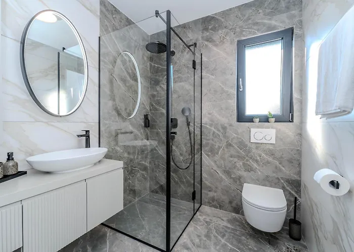 Apartament La Deluxe- Silver & Black *