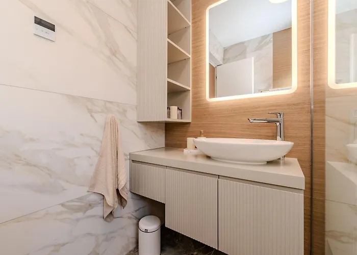 Apartament La Deluxe- Silver & Black *