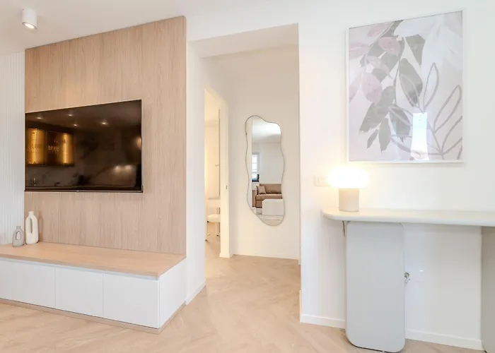 La Deluxe- Silver & Black Apartament