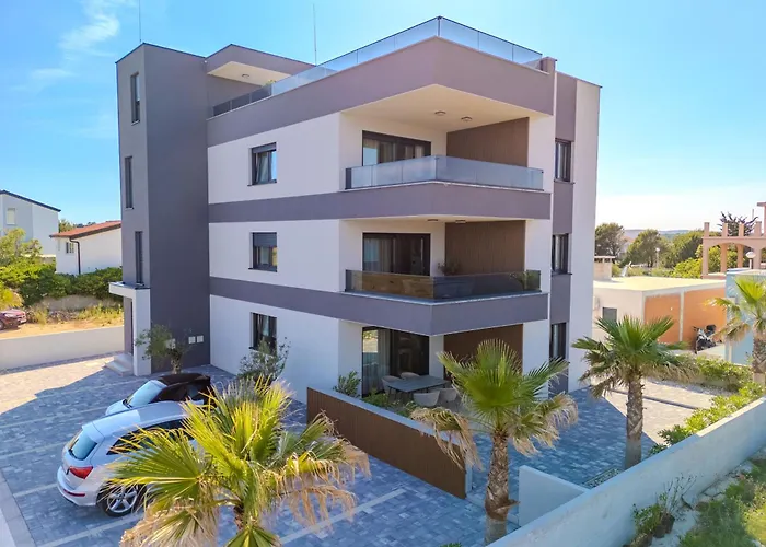 Apartament La Deluxe- Silver & Black *