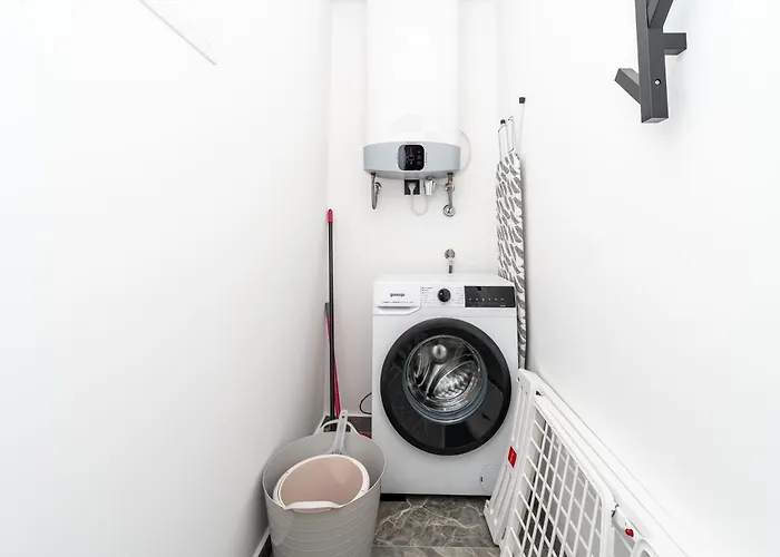 La Deluxe- Silver & Black