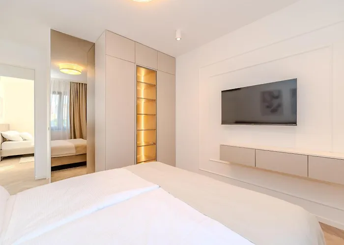 La Deluxe- Silver & Black Apartament *