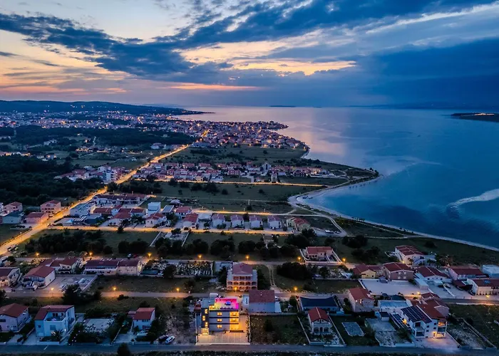 Apartament La Deluxe- Silver & Black Vir