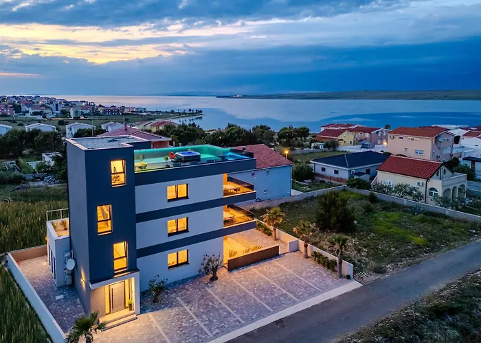 Apartament La Deluxe- Silver & Black *