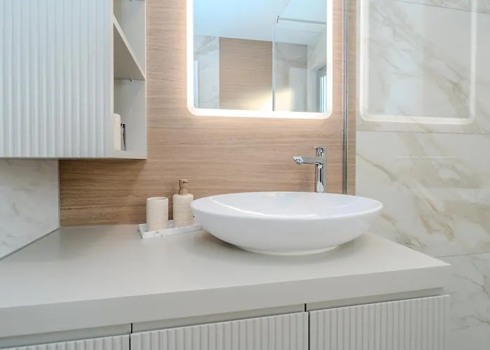 La Deluxe- Silver & Black