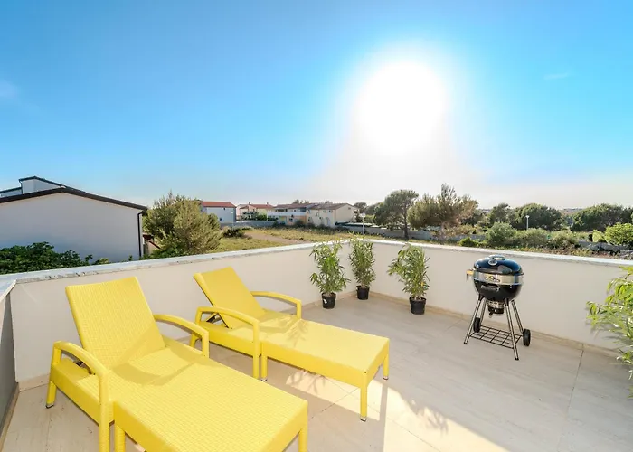 La Deluxe- Silver & Black Apartament