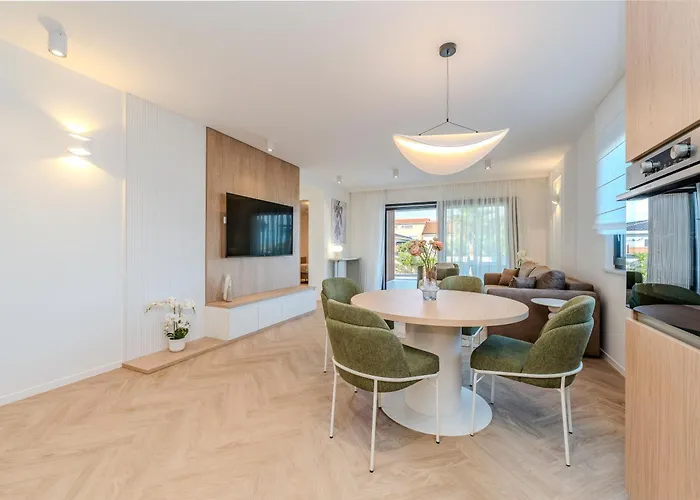 La Deluxe- Silver & Black Apartament Vir